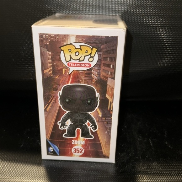 Funko Pop The Flash - Zoom - Picture 4 of 5